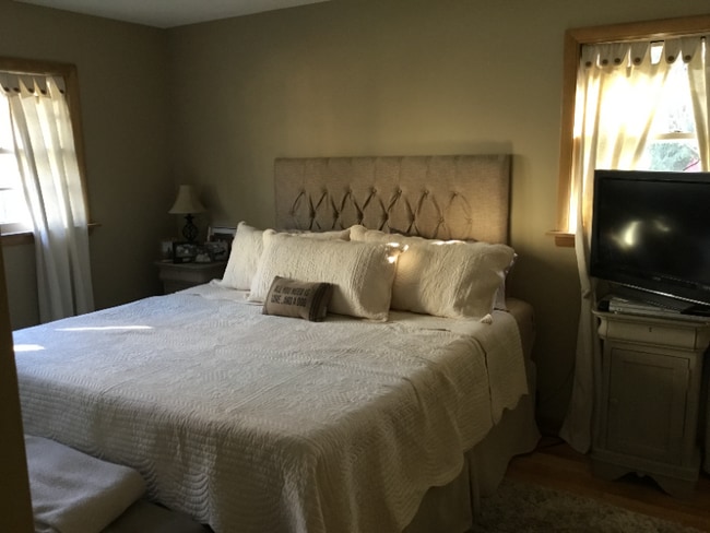 Building Photo - 2 Ellyn Ct