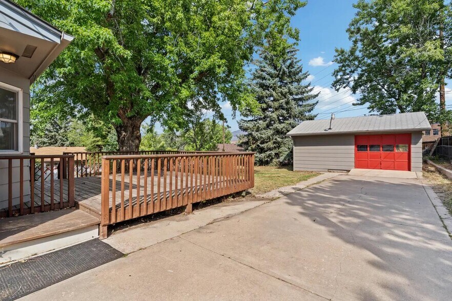 Building Photo - 408 Maplewood Dr