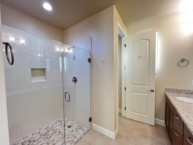 Building Photo - Spacious Home - Three Bedrooms w/garage TOSCANO Neighborhood in SLO