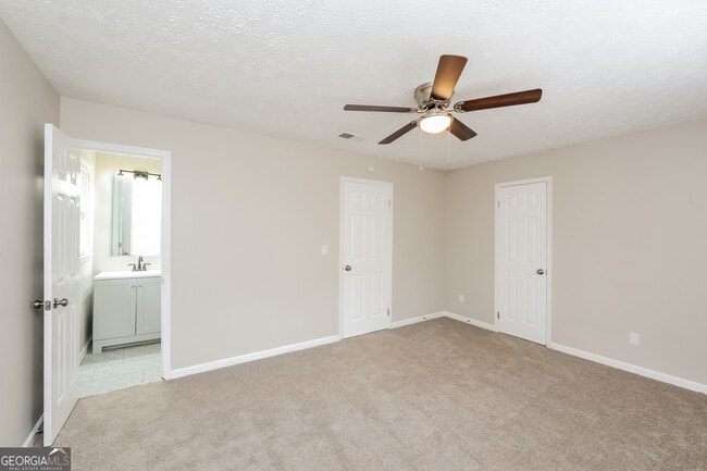 Building Photo - 4702 Lucerne Valley Rd SW