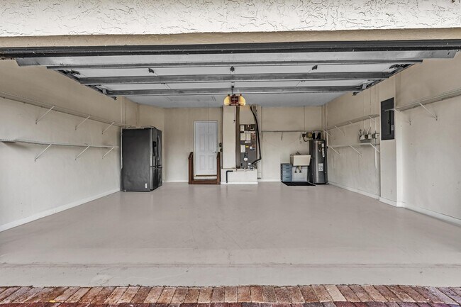 Building Photo - 22595 Esplanada Cir