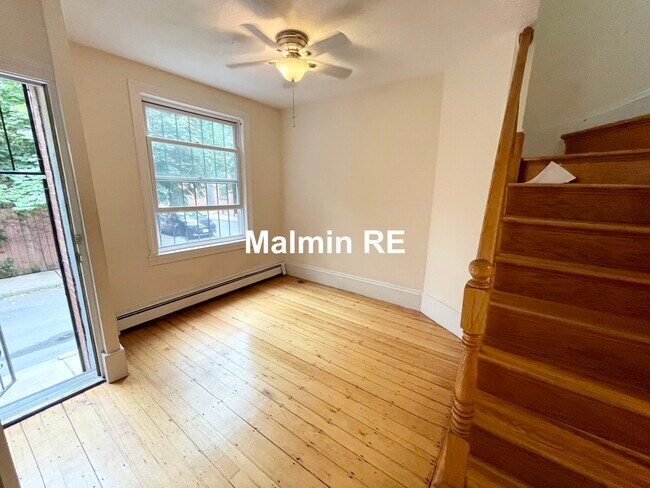 Primary Photo - 32 Sussex St