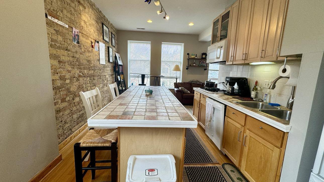 Building Photo - 1453 W Cortez St