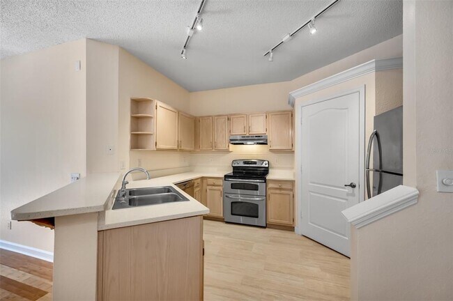 Building Photo - 755 Mainsail Dr