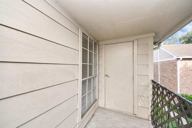 Building Photo - 2800 Jeanetta St