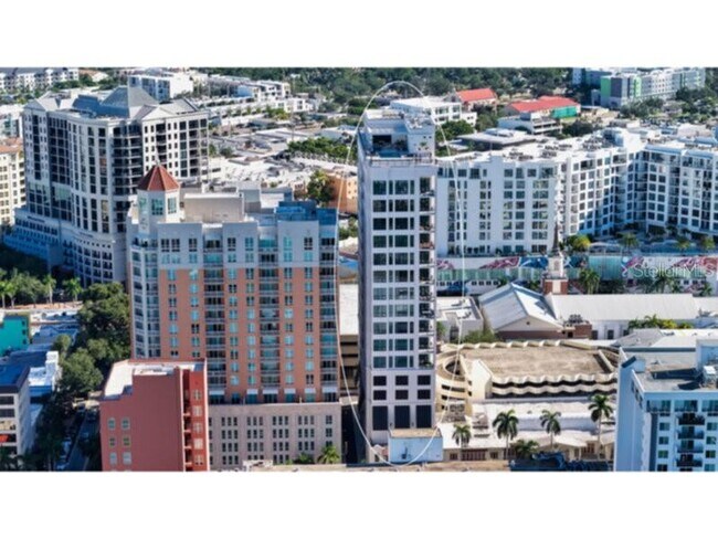 Building Photo - 33 S Palm Ave