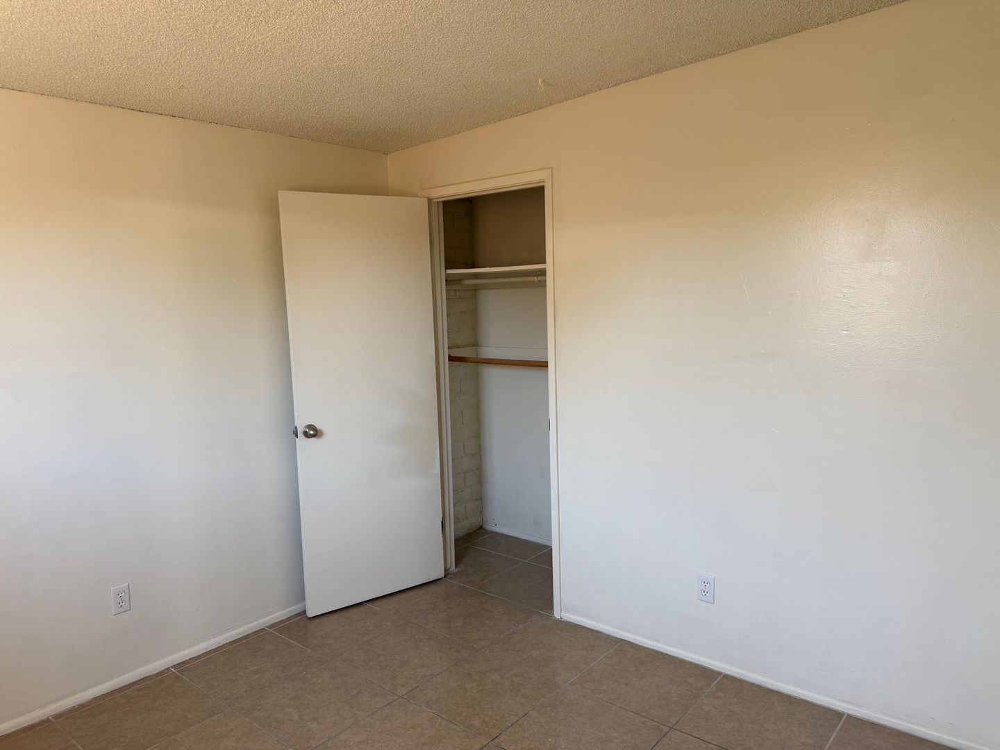 Building Photo - 4541 E San Francisco Blvd