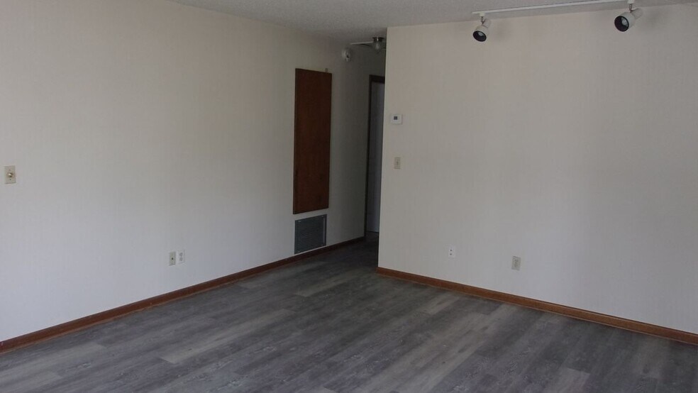 Building Photo - 10030 SW 90th Ct