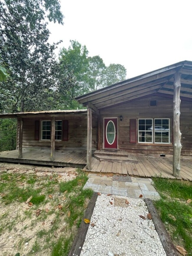 Building Photo - Rustic home in Citronelle