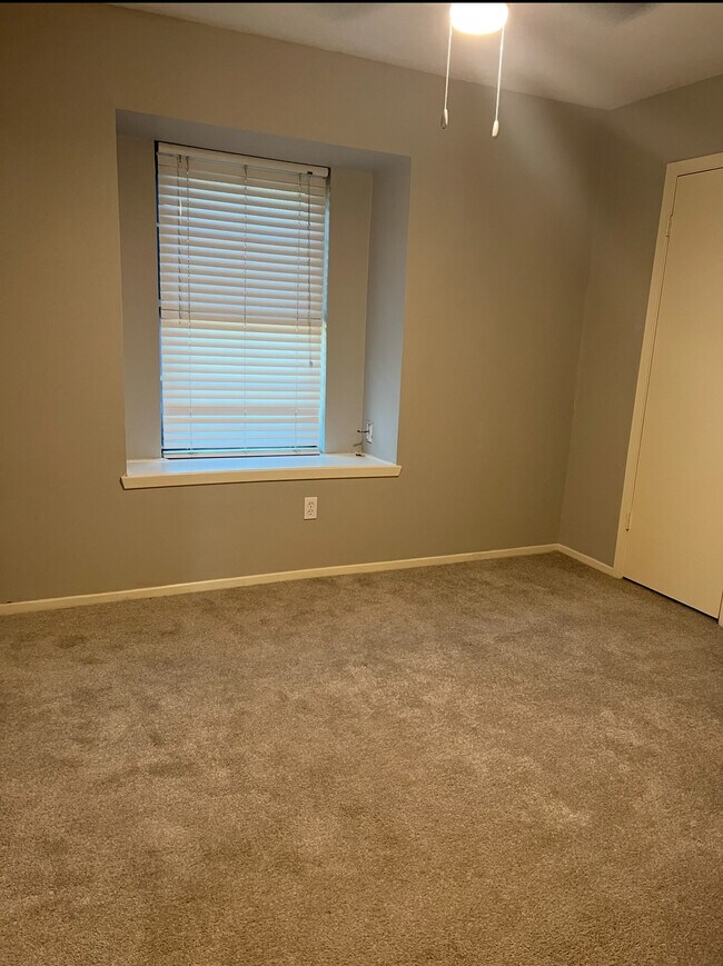 Building Photo - 20003 Rustlewood Dr