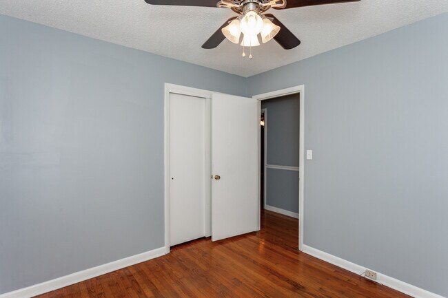 Building Photo - 3405 Melrose Dr