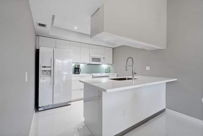 Building Photo - 119 Waterside Dr