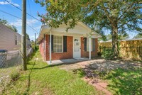 Building Photo - Charming 2b 1ba Home in North Charleston