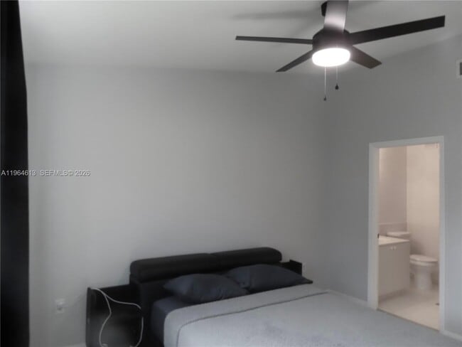 Building Photo - 3398 NE 9th Dr