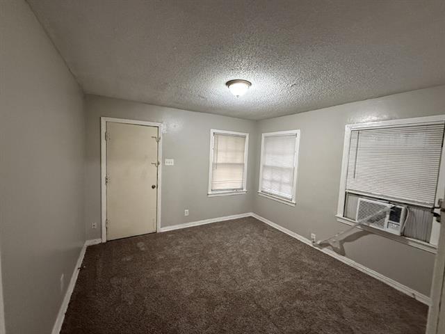 Building Photo - 1018 E Waco Ave