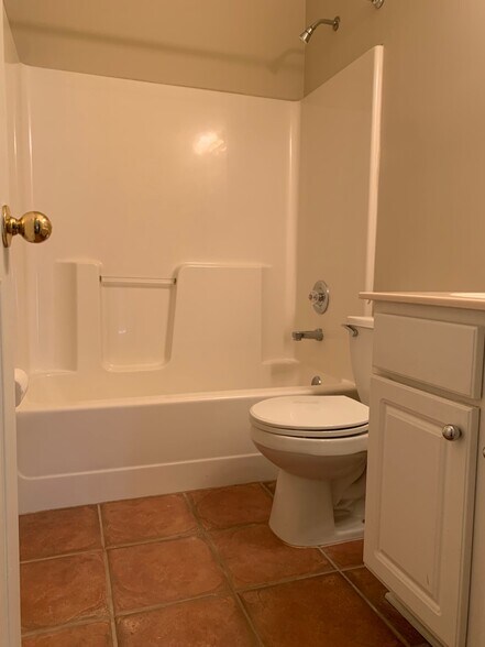 Bath2 - 1161 Misty Isle Drive