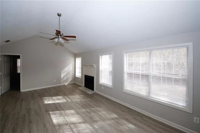 Building Photo - 361 Colley St