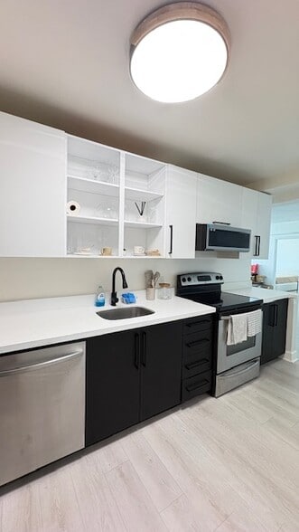 Building Photo - 7501 E Treasure Dr