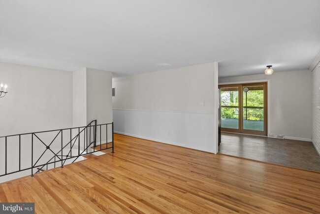 Building Photo - 328 Edgemere Dr