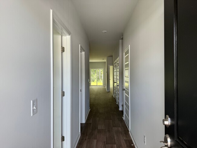 Building Photo - 1033 Arborwood Ln SW