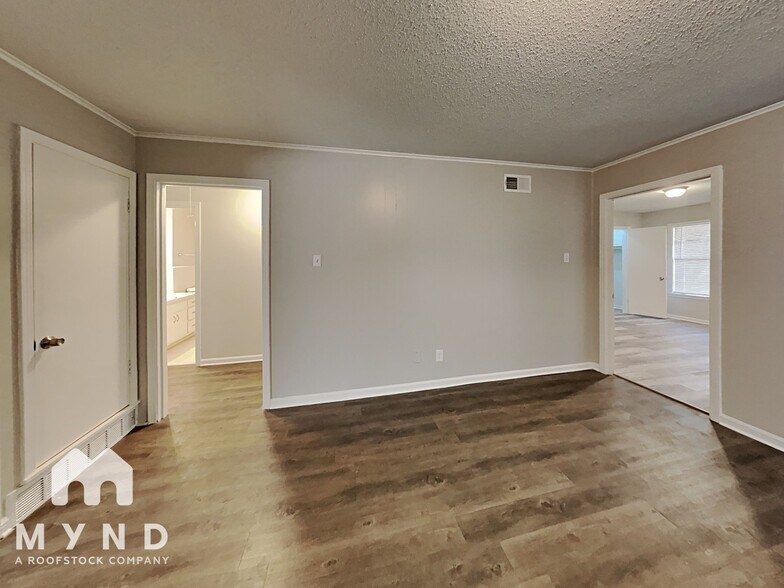 Building Photo - 5160 Rolling Meadows Dr