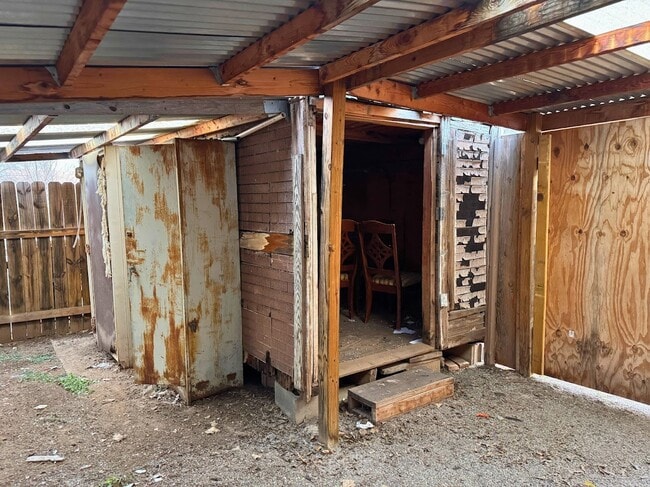 Building Photo - 2706 Palmetto Dr