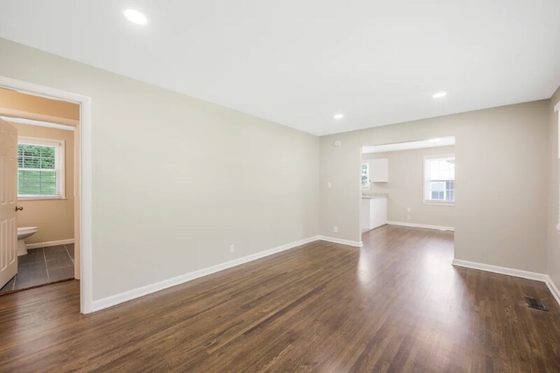 Building Photo - 606 Durrett Dr