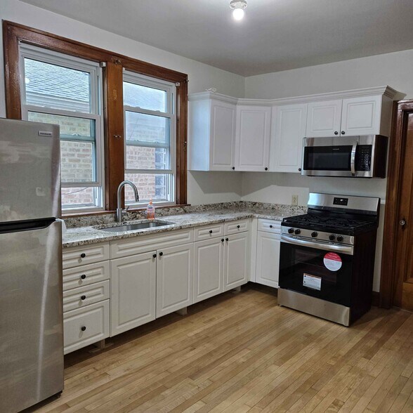 Building Photo - 6115 N Meade Ave