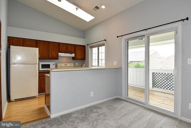 Building Photo - 4056 Grays Pointe Ct