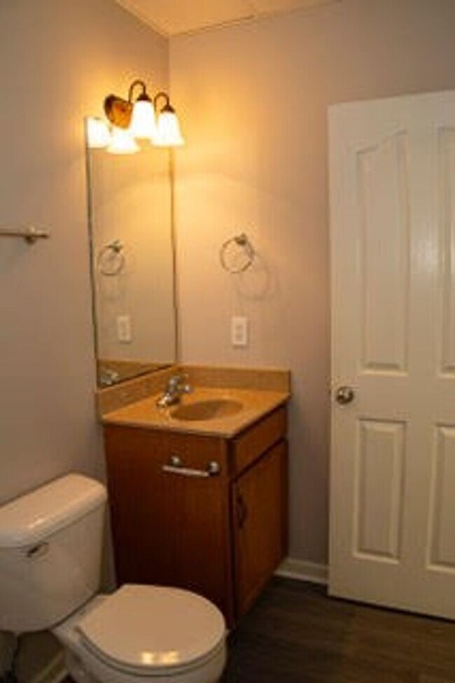 Building Photo - 514 Winding Bluff Way