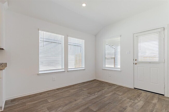 Building Photo - 4302 Freya Pointe Dr