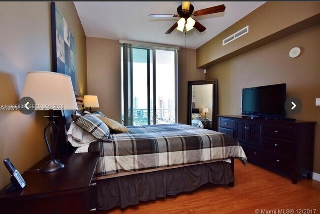 Building Photo - 1755 E Hallandale Beach Blvd