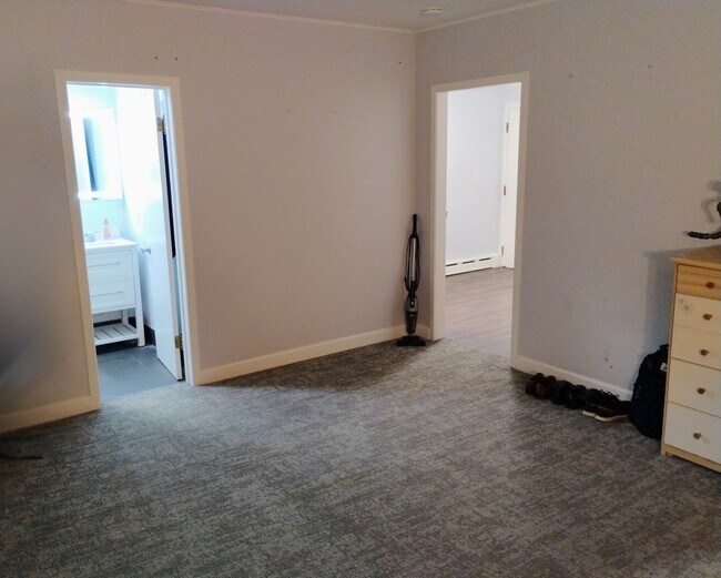 Building Photo - 220 S Main St