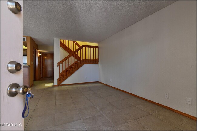 Building Photo - 710 N Resler Dr