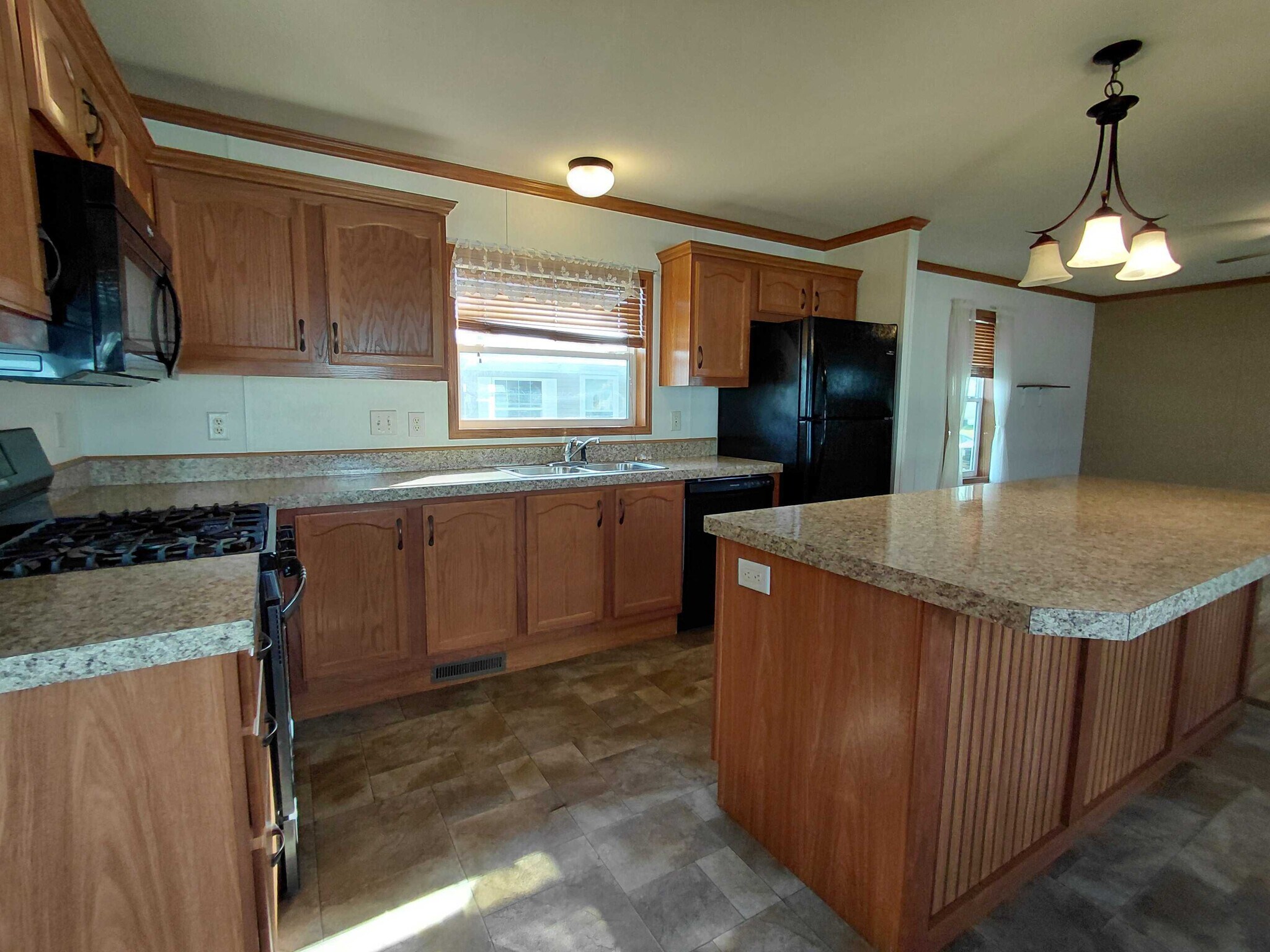 Building Photo - 2022 Mockingbird Pl NW