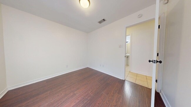 Building Photo - 1604 Wildflower Dr