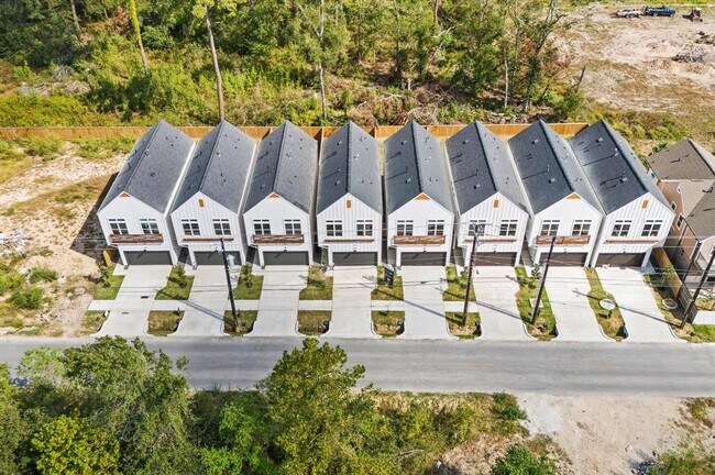 Building Photo - 6036 Cebra St