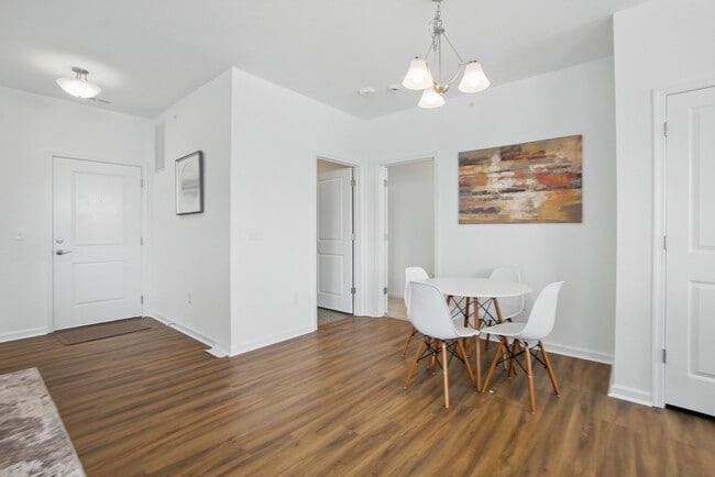 Building Photo - 1728 Vankar Dr