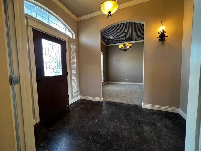 Building Photo - 13111 Red Oak Dr