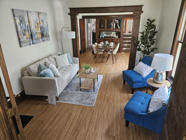 Building Photo - 3903 11th Ave S