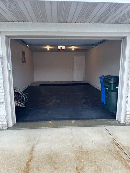 Building Photo - 416 New Age Cir