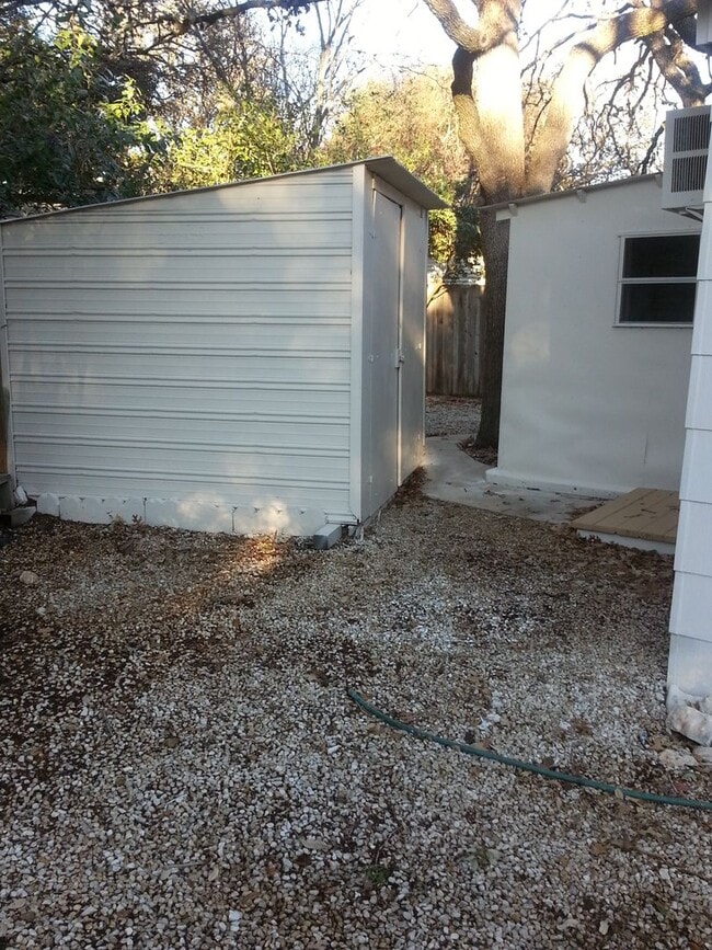 Building Photo - 7503 Jamie Wynell Cir