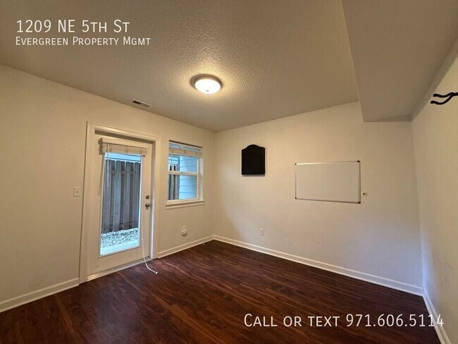 Building Photo - 1209 NE 5th St