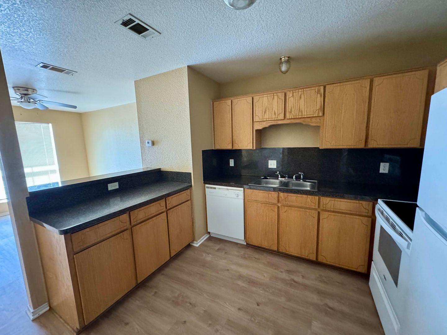 Building Photo - 4402 Jeff Scott Dr