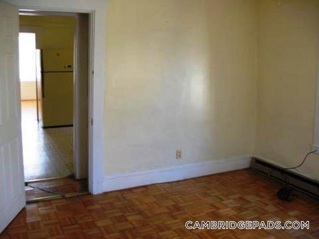 Building Photo - 359 Windsor St