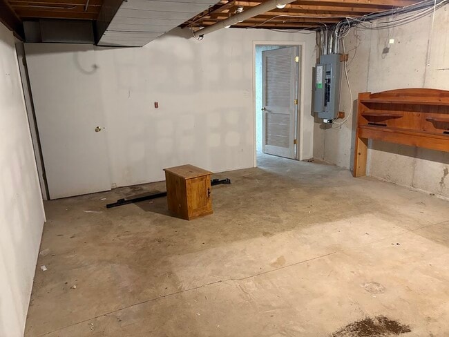 Building Photo - 23901 Cahills Way