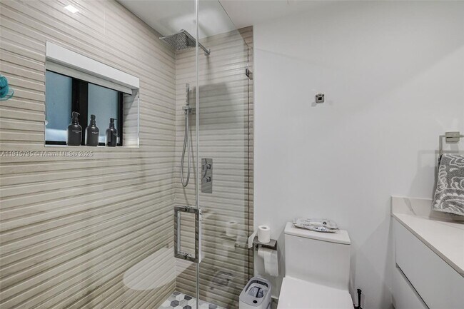 Building Photo - 250 NW 129th Ave