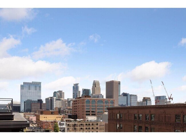 Building Photo - 700 N Washington Ave