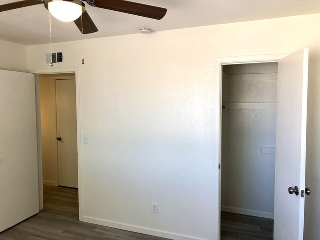 Building Photo - Cute 3 Bedroom Home near Hualapai Mt. School.