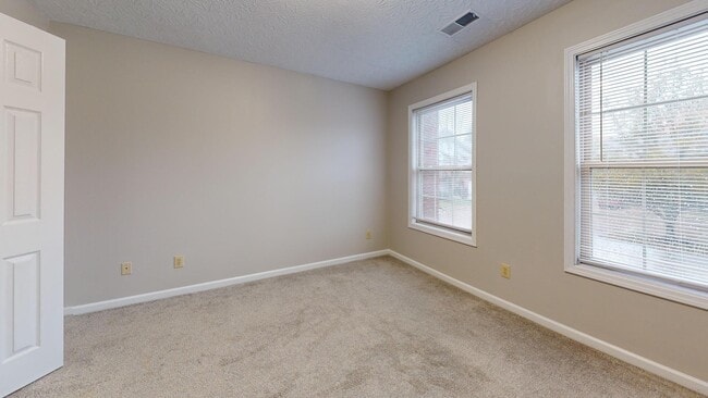 Building Photo - 3735 Lochdale Terrace